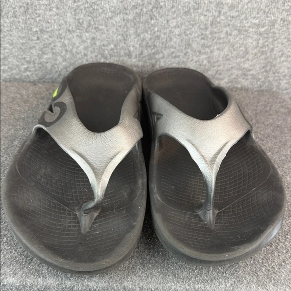 OOFOS OOriginal Sport Recovery Sandals‎ Black and Silver Flip-Flops Size 12
